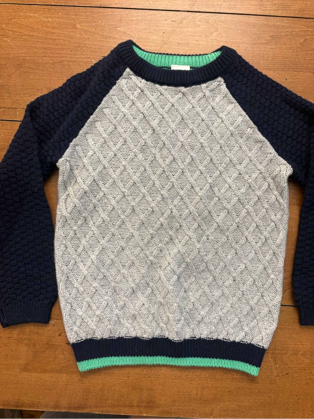 Egg by Susan Lazar size 5 boys sweater